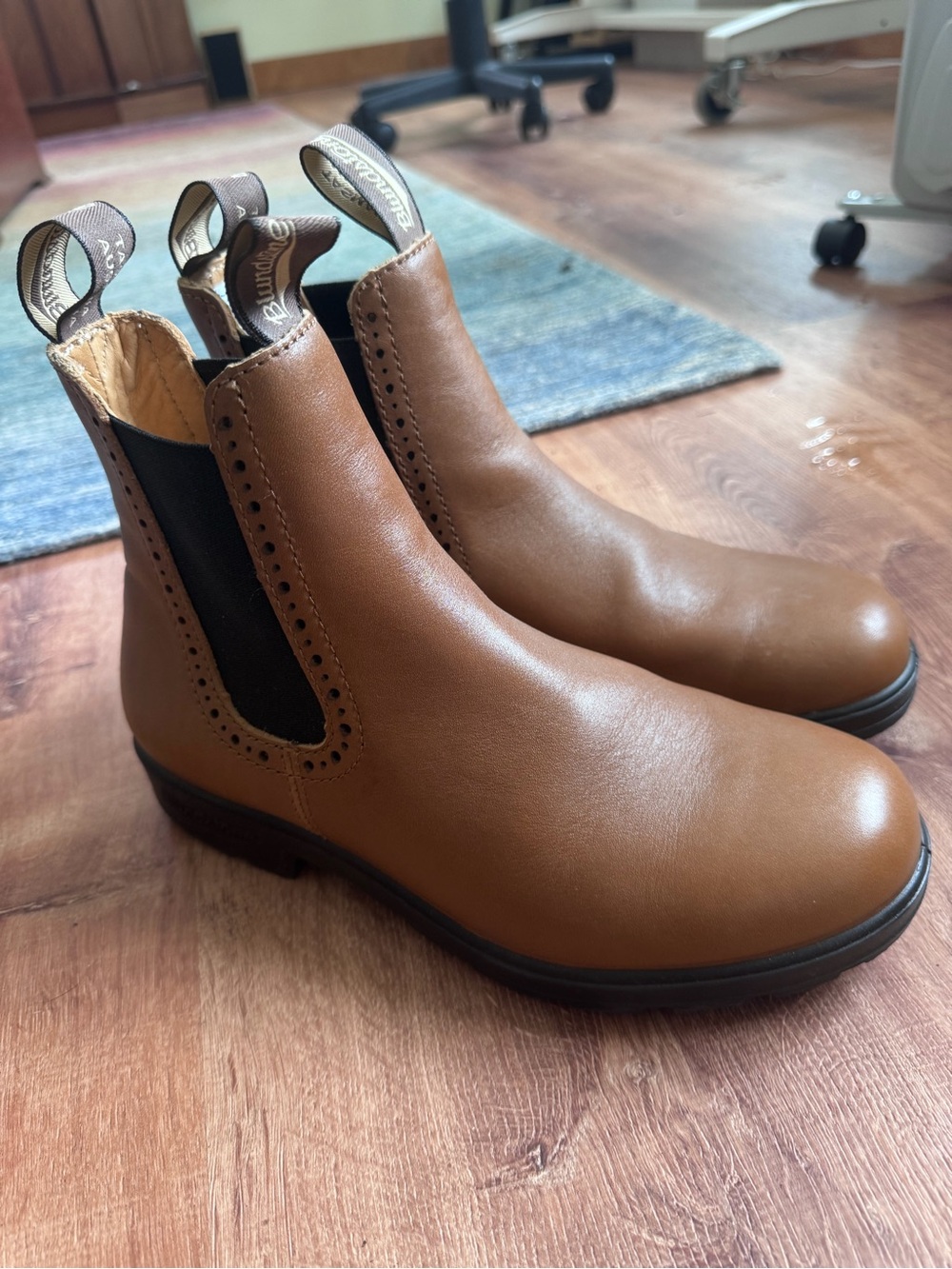 Blundstone Light Brown Chelsea Ankle Boots